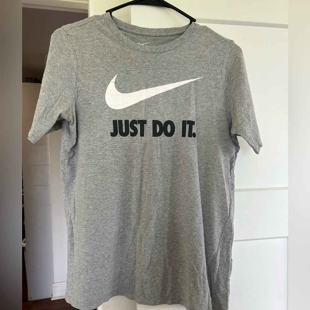 Nike tee